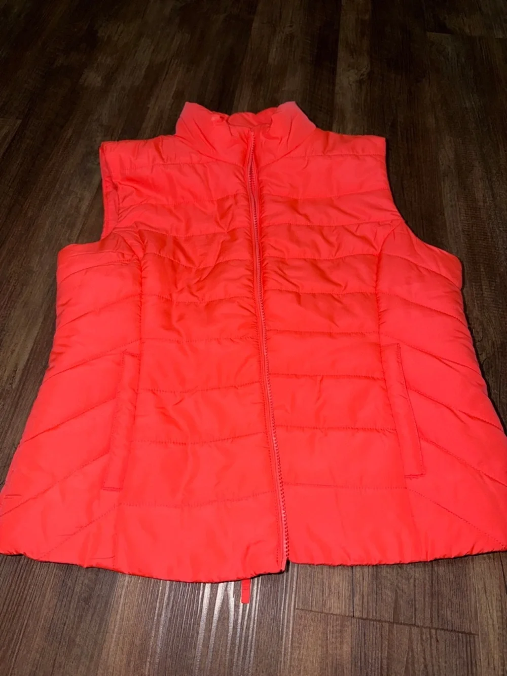 Aeropostale Coral Vest with Matching J Crew sweater size M/XL Beautiful set